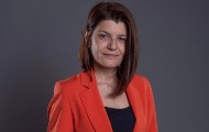 Новинарки Јелени С. Спасић уручена награда за репортажу "Отаџбина изнад свега" Новинарки Јелени С. Спасић уручена награда за репортажу "Отаџбина изнад свега"